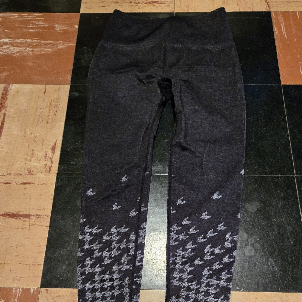 Fabletics Gray Reflective Leggings Misses Size XS VGUC